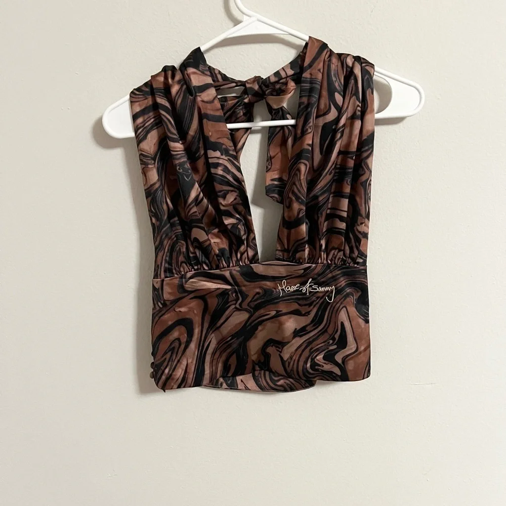 House of sunny 
MAHOGANY PARADISE PARTY TOP_10